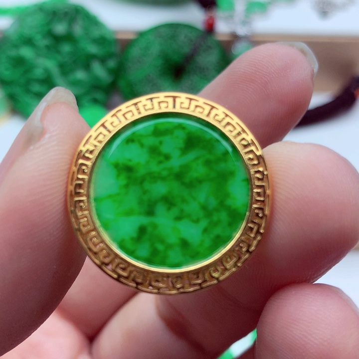 翡翠未镶嵌吊坠(不含链)