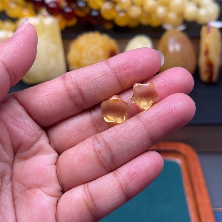 琥珀未镶嵌珠宝奇石M217号金珀星星