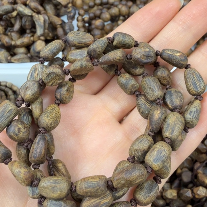 沉香手串沉香绿奇楠随型瓜子沉水多圈 20