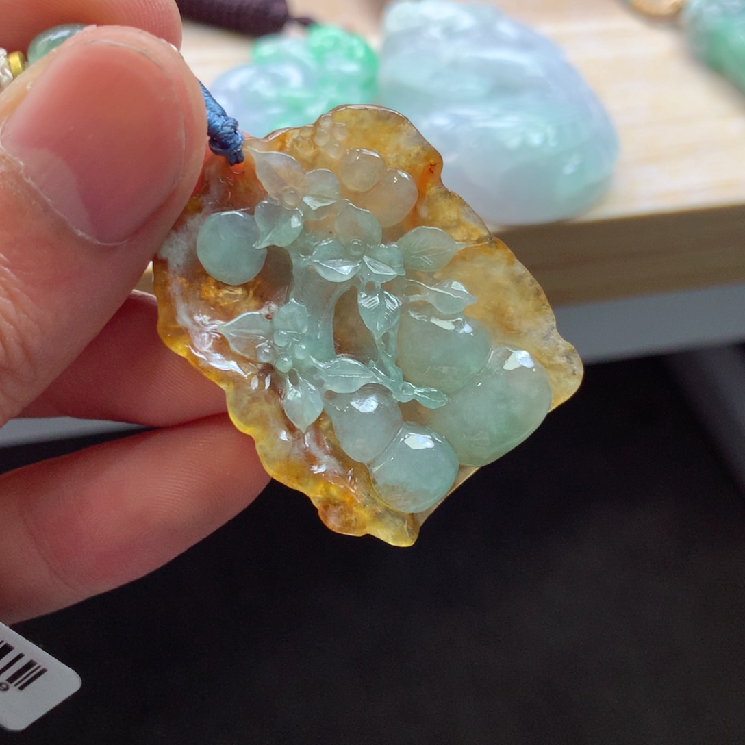 翡翠未镶嵌颈饰吊坠