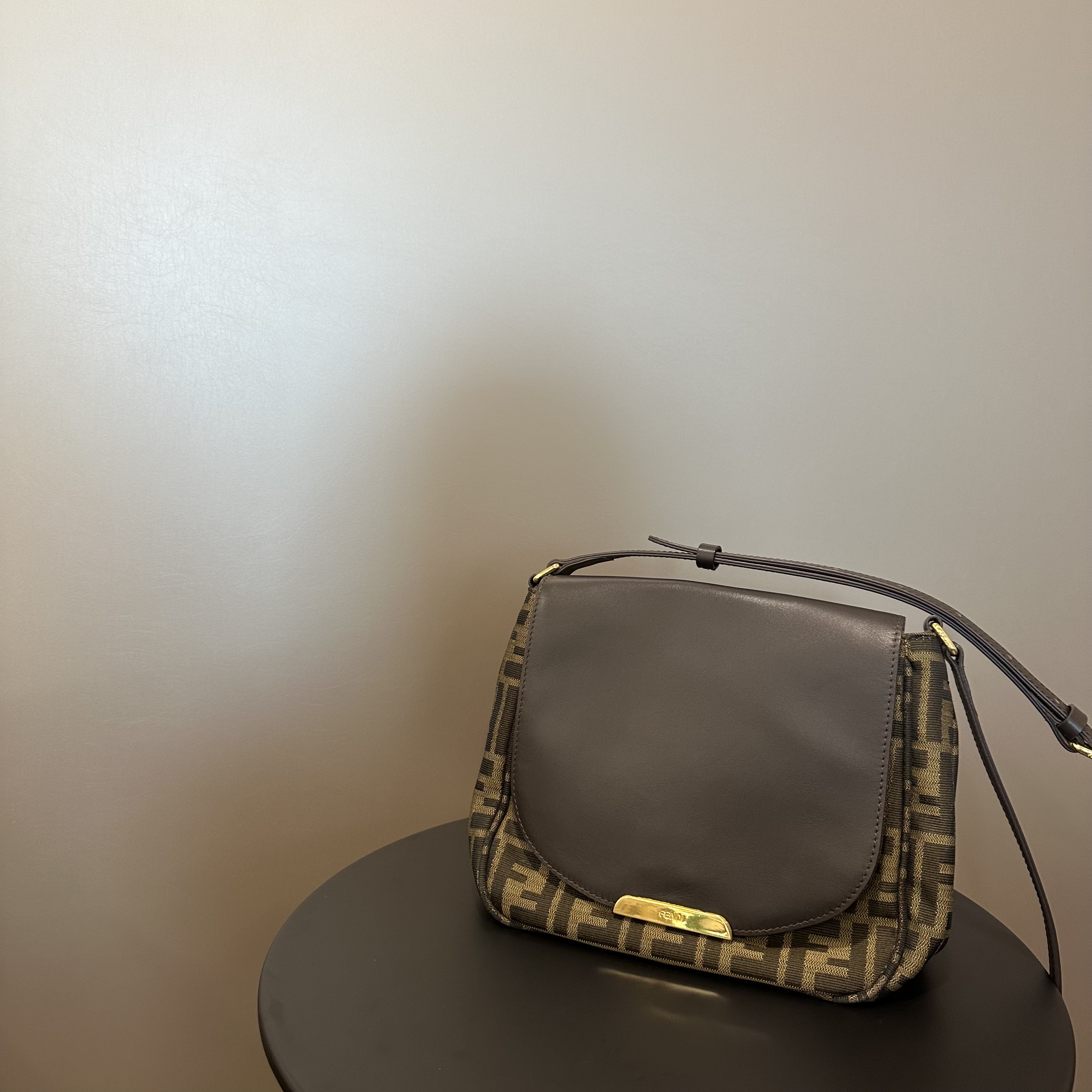95新 FENDI/芬迪 芬迪/芬迪翻盖斜挎包/送中检2641