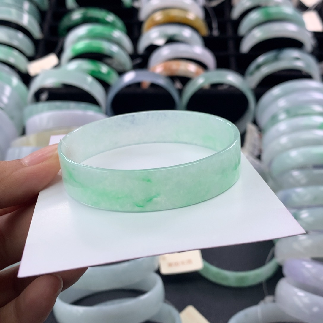未镶嵌手镯翡翠?公主