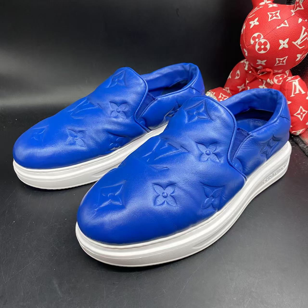 95新 LouisVuitton/路易威登 蓝色浮雕老花松糕鞋43欧码kke81