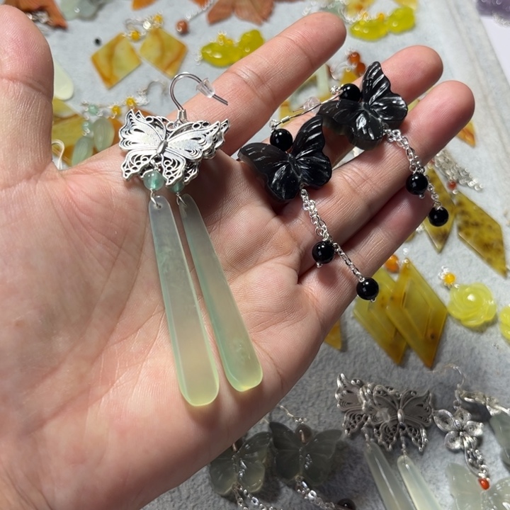 蛇纹石玉合金吊坠