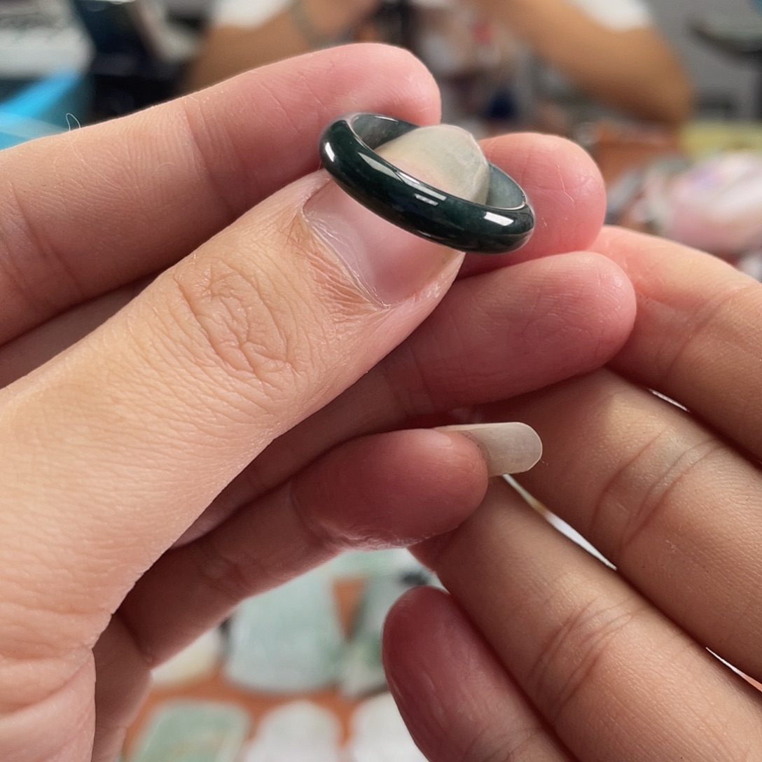 X***i翡翠未镶嵌颈饰翡翠