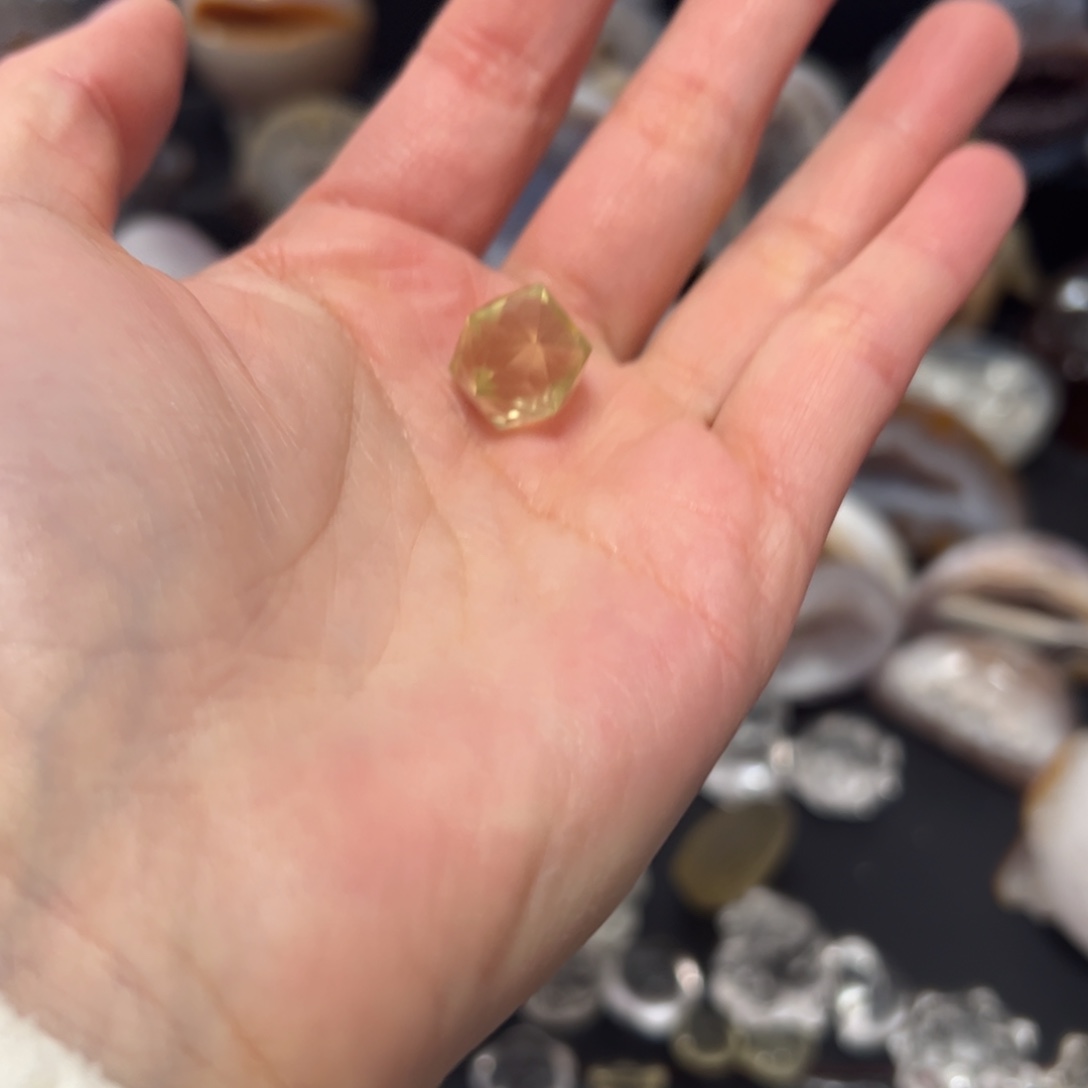 玛瑙/玉髓未镶嵌珠宝奇石