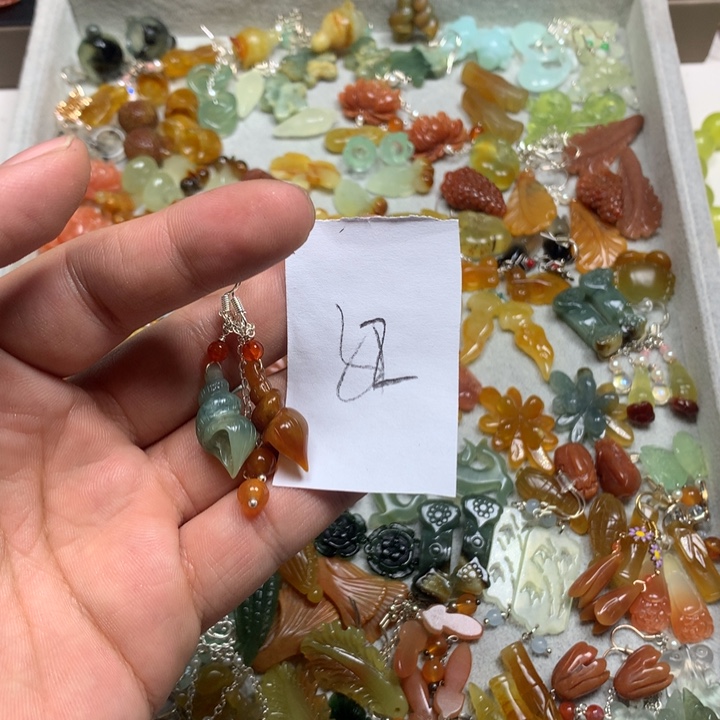 蛇纹石玉耳钉足银镀金镶嵌酷**琪