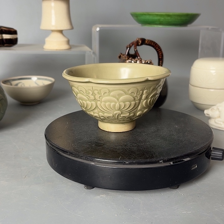 定窑刻花盘盘盘子