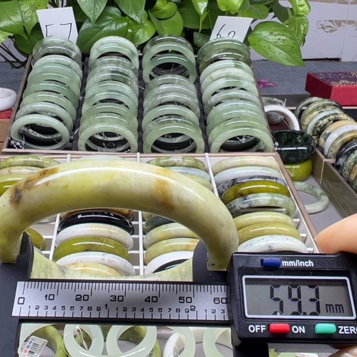 蛇纹石玉未镶嵌手镯5