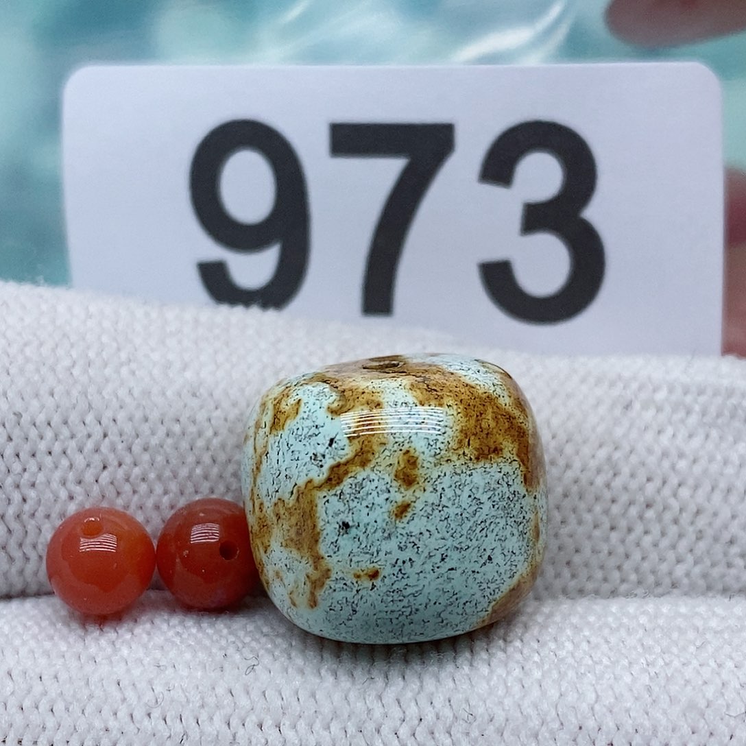 南红玛瑙未镶嵌珠宝奇石