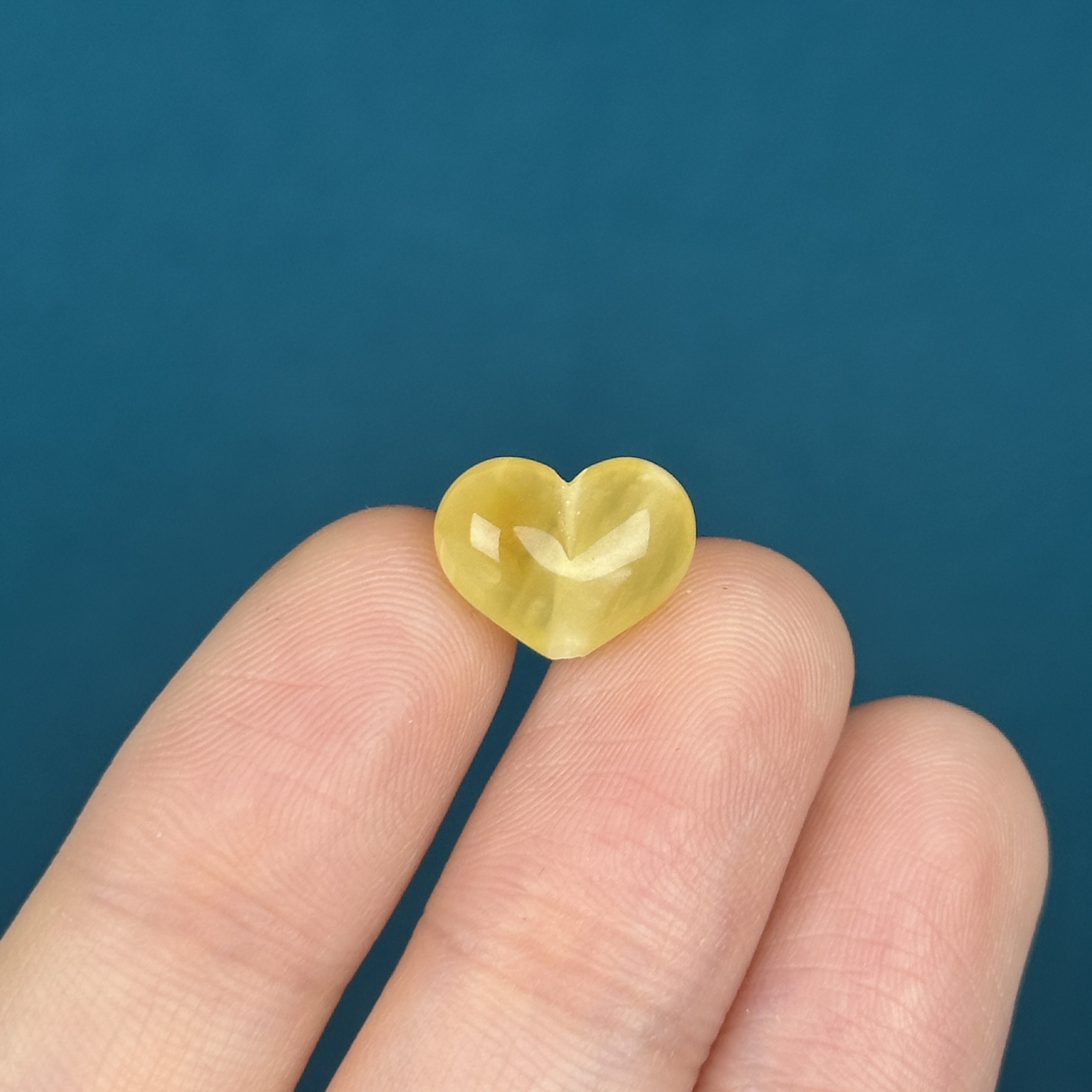 F4416天然原矿蜜蜡 屁桃爱心 13*9*7mm支持复检假一罚十