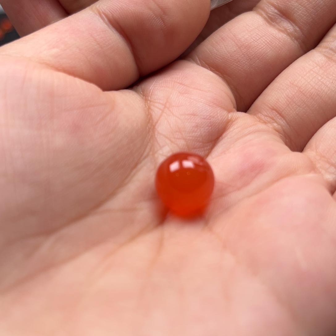 南红玛瑙圆珠未镶嵌不****)