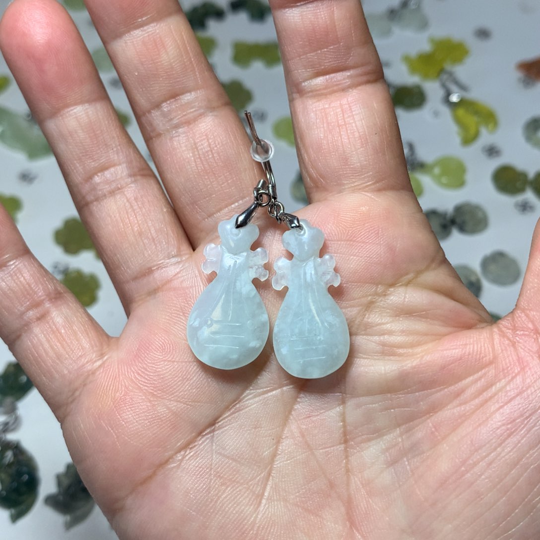 蛇纹石玉耳环未镶嵌