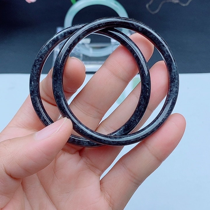 翡翠手镯未镶嵌小圆条乌鸡手镯50-51圈口