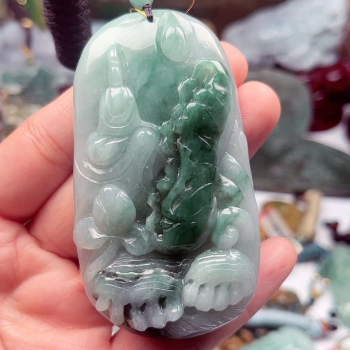 翡翠未镶嵌颈饰挂件