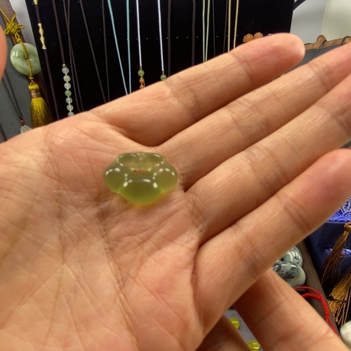 岫玉未镶嵌颈饰小祥云锁