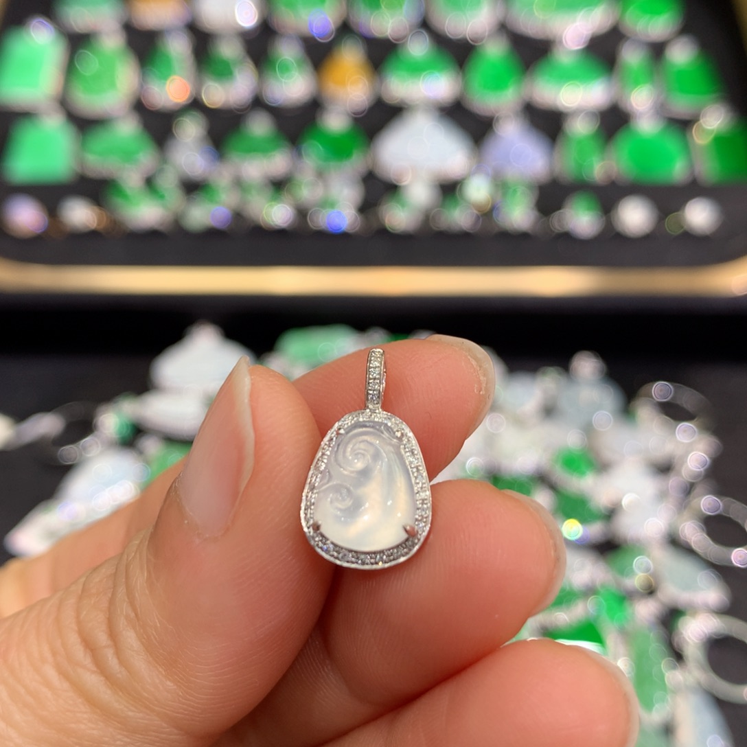 翡翠18K金镶嵌吊坠(不含链)