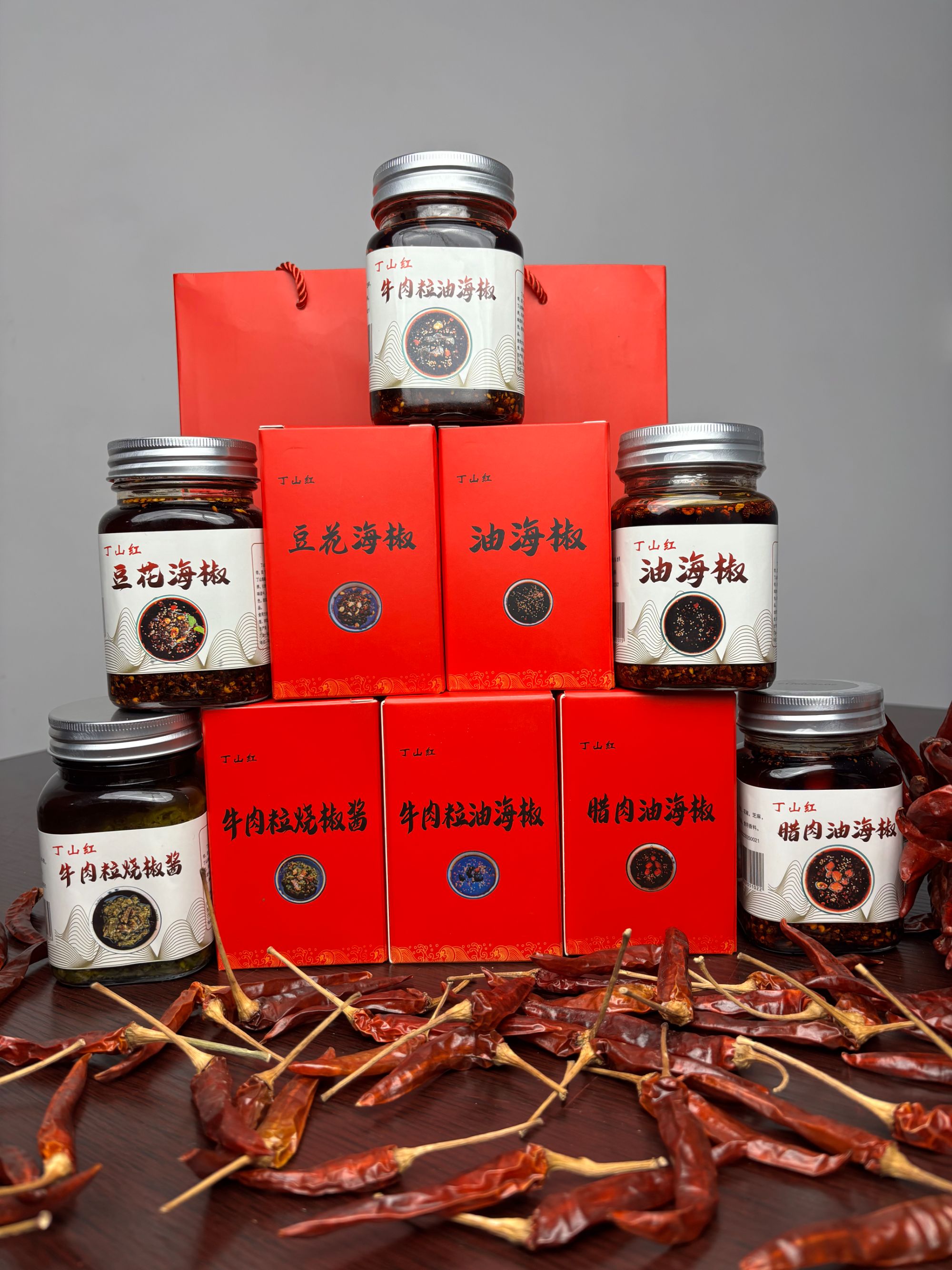 纯传统工艺海椒酱辣椒酱腊肉粒辣椒酱牛肉粒辣椒酱辣椒酱