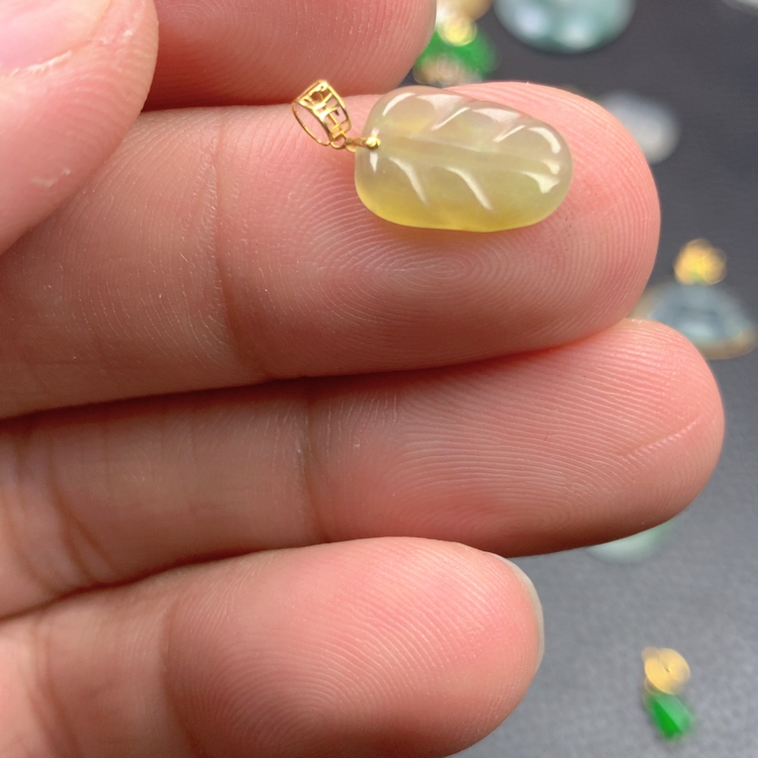 【闪购商品】颈饰18K金镶嵌翡翠翡翠