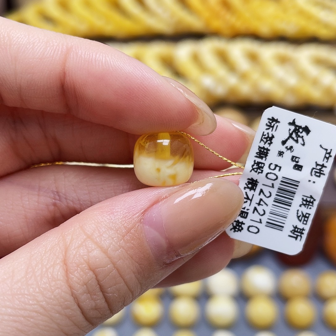 未镶嵌琥珀裸石蜜蜡老型11*9.8mm瑕疵