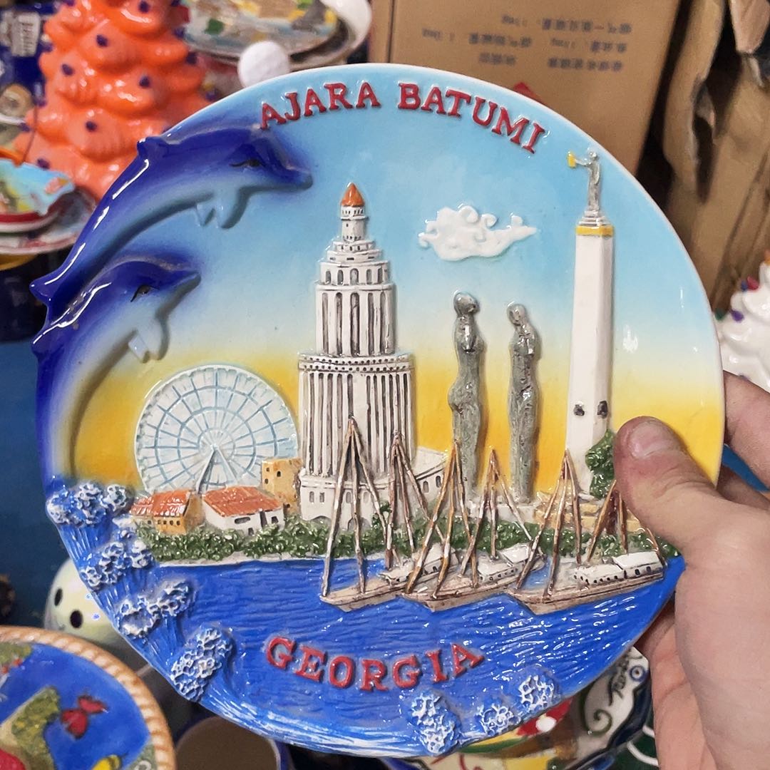 摆件   磕碰。 封釉。    