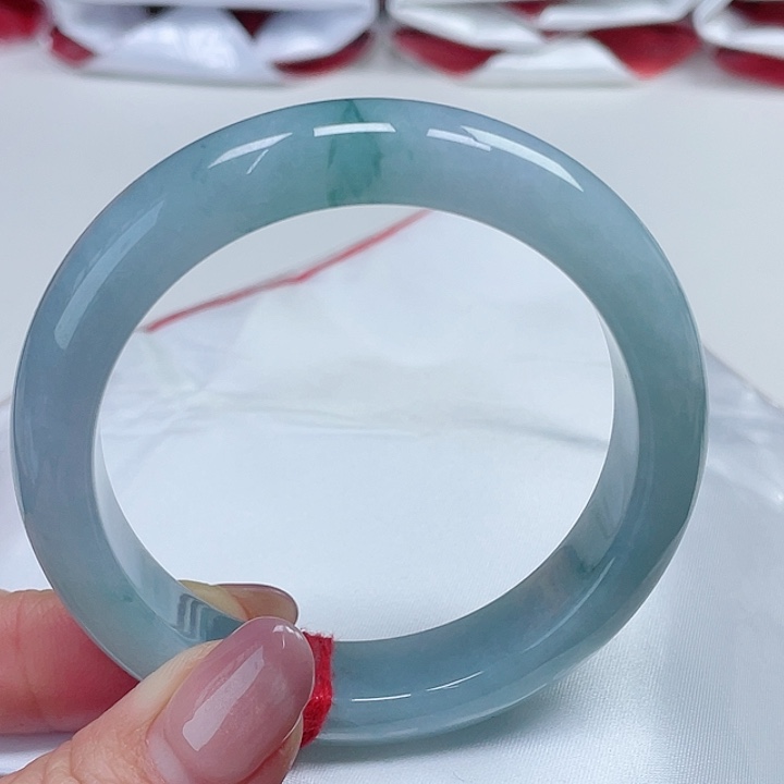 翡翠手镯未镶嵌缅甸翡翠