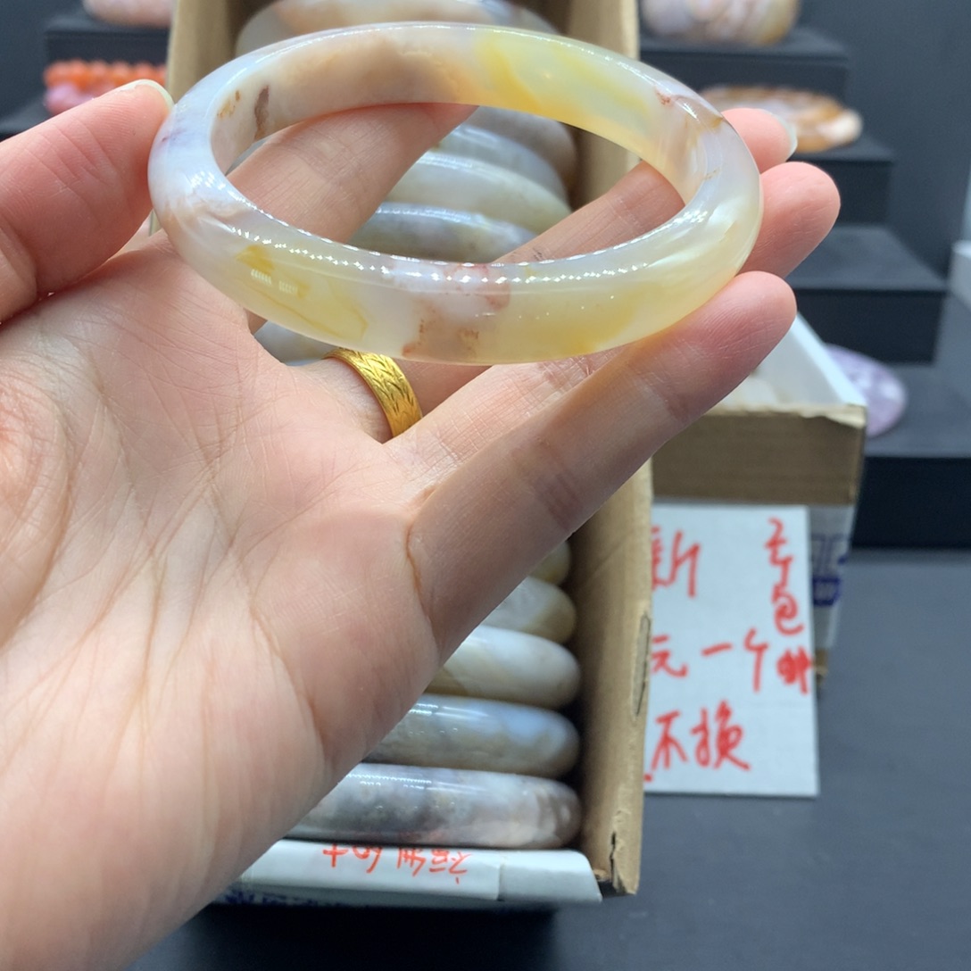 【闪购商品】玛瑙/玉髓手镯未镶嵌咦*咦