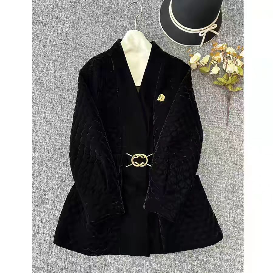 欧洲站冬装欧货时髦V领金属扣腰带双口袋大牌范黑色加厚丝绒棉服