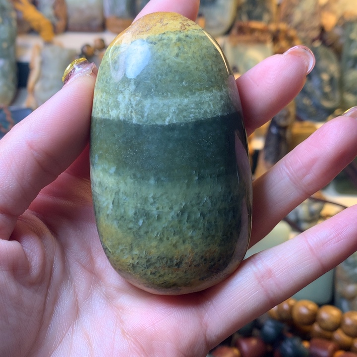 岫岩河磨玉（透闪石质玉）手链未镶嵌