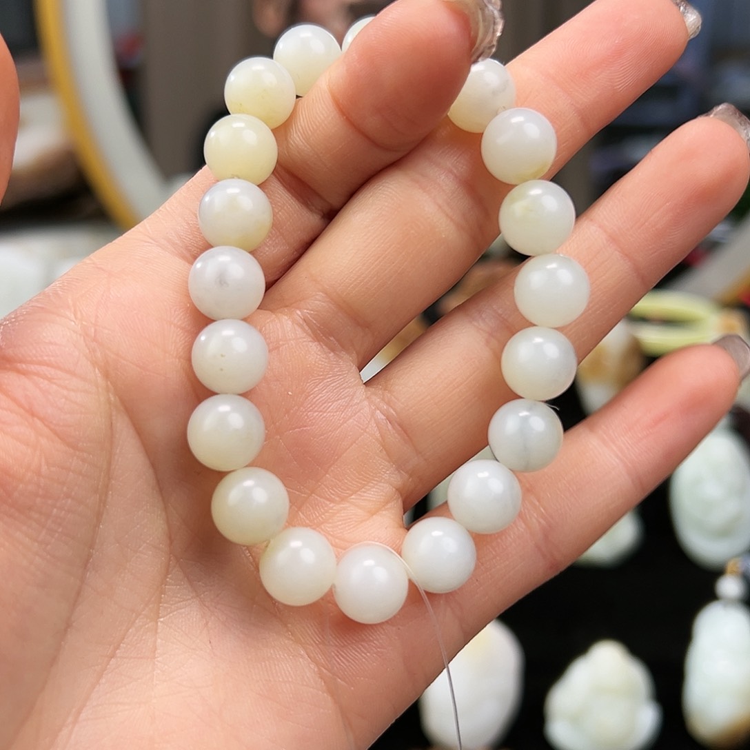 和田玉颈饰未镶嵌