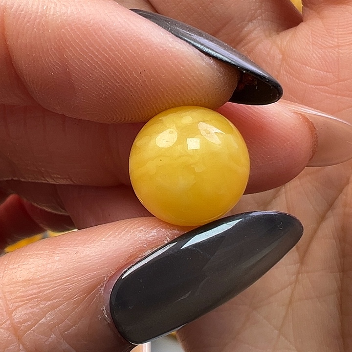 蜜蜡未镶嵌珠宝奇石