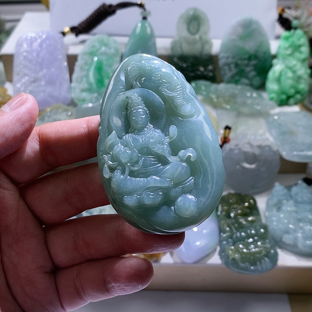 【闪购商品】翡翠颈饰未镶嵌普贤