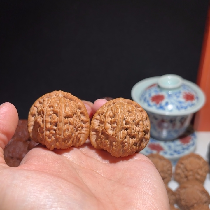 文玩核桃吊坠侥*白狮子