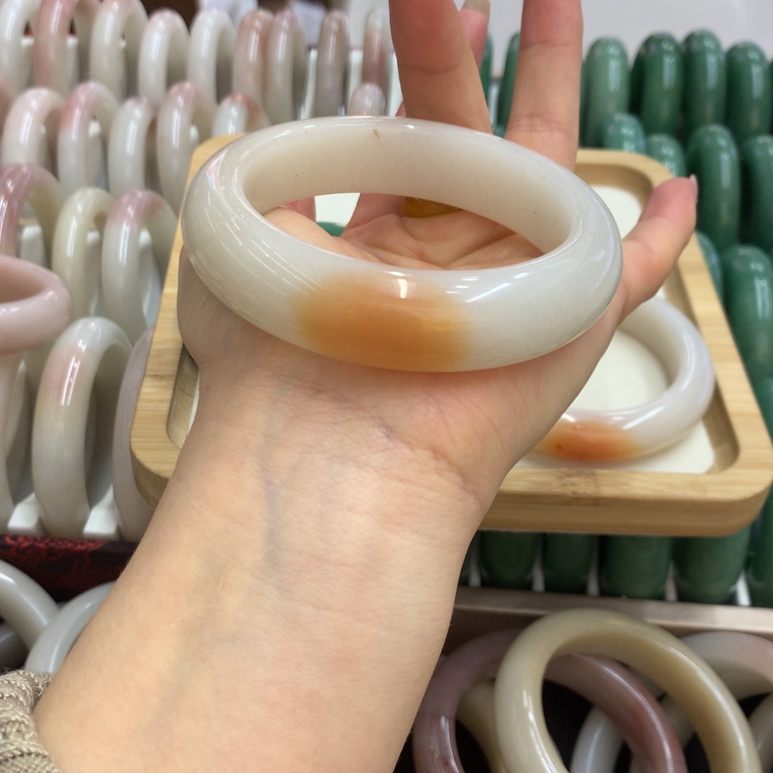 指***纹石英质玉未镶嵌手镯