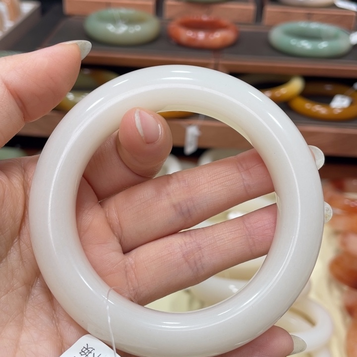 石英质玉手镯未镶嵌用**事