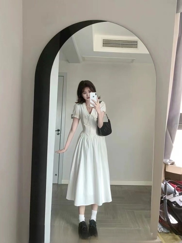 复古时尚V领短袖连衣裙女夏季小个子减龄时尚修身显瘦性感A字短裙