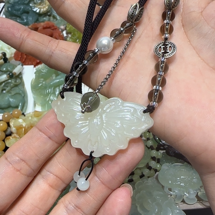 蛇纹石玉吊坠未镶嵌