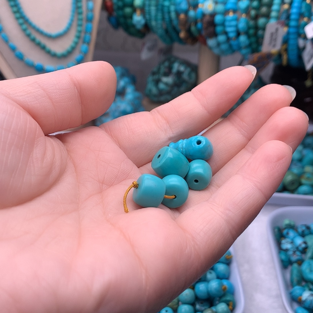 江****非金属配饰搭配技巧