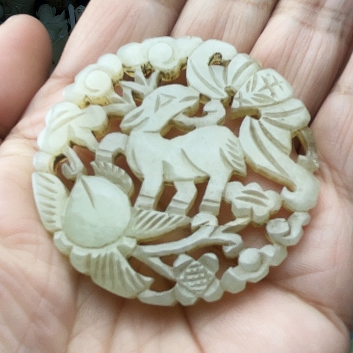 和田玉（青白玉）未镶嵌颈饰