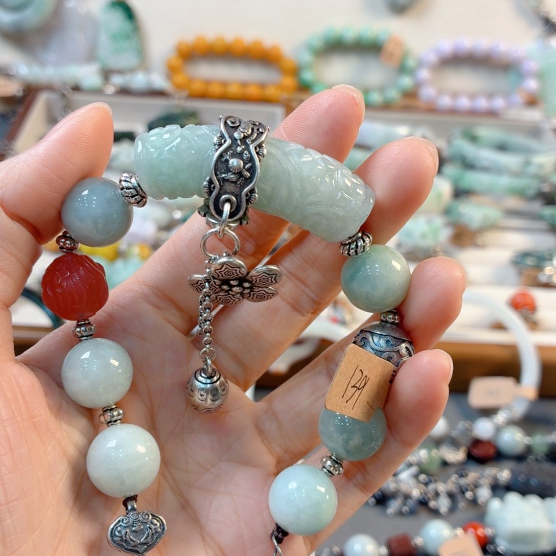 鱼***翡翠未镶嵌颈饰手串