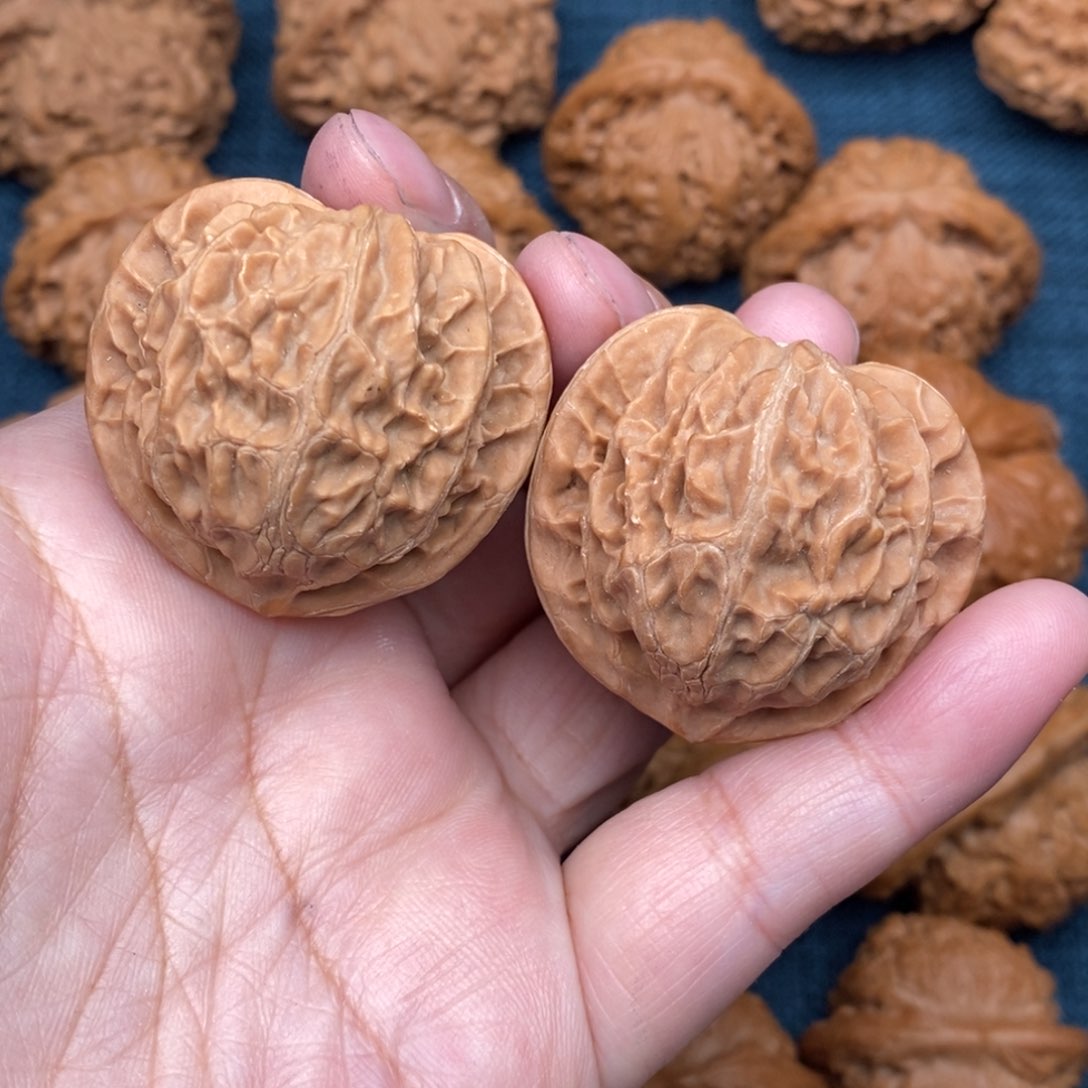 文玩核桃把件6*638桃心宫灯