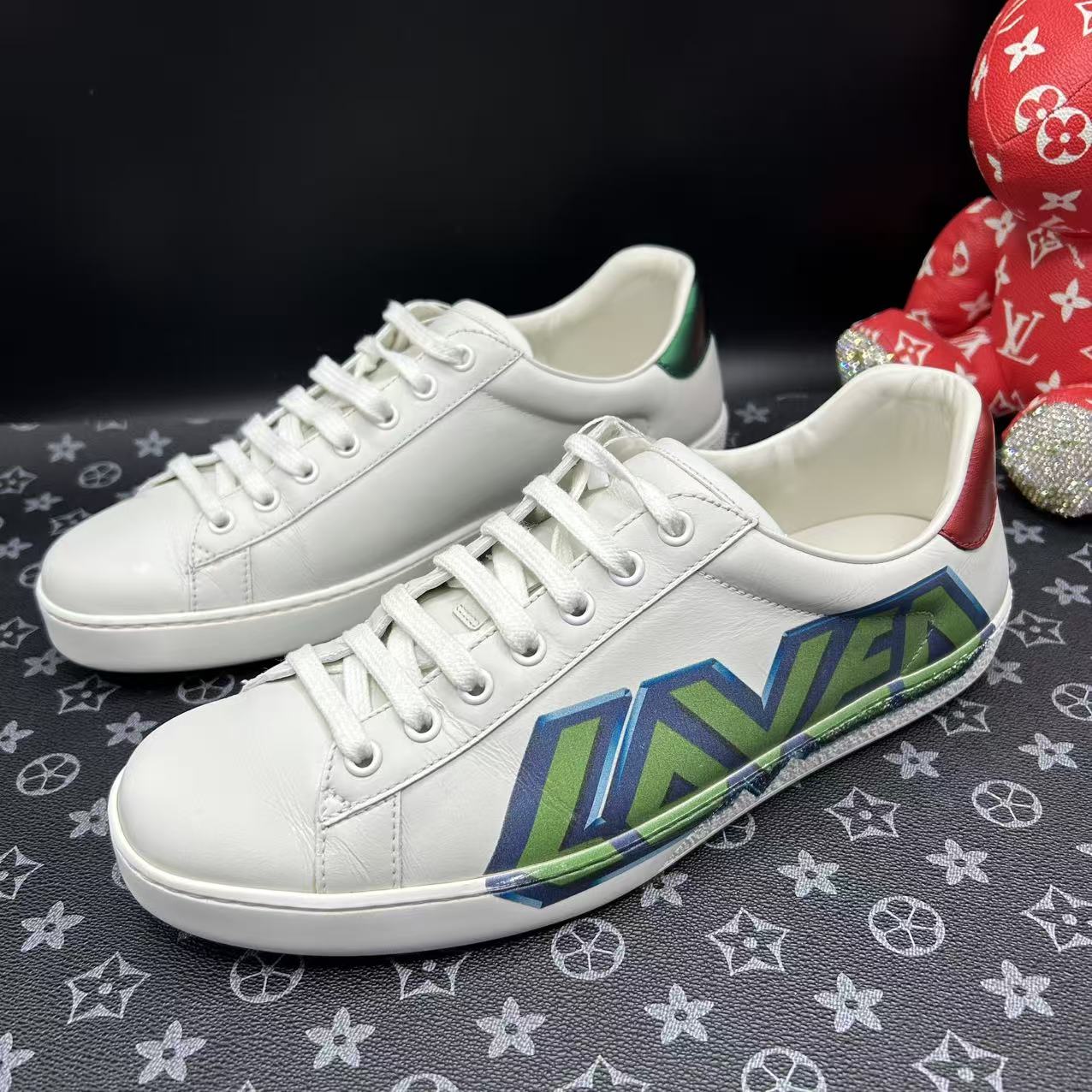 95新 GUCCI/古驰 男士白色Loved印花低帮板鞋42欧 kke710