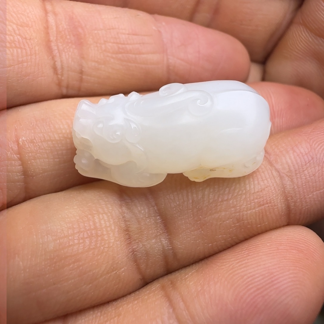 和田玉吊坠未镶嵌