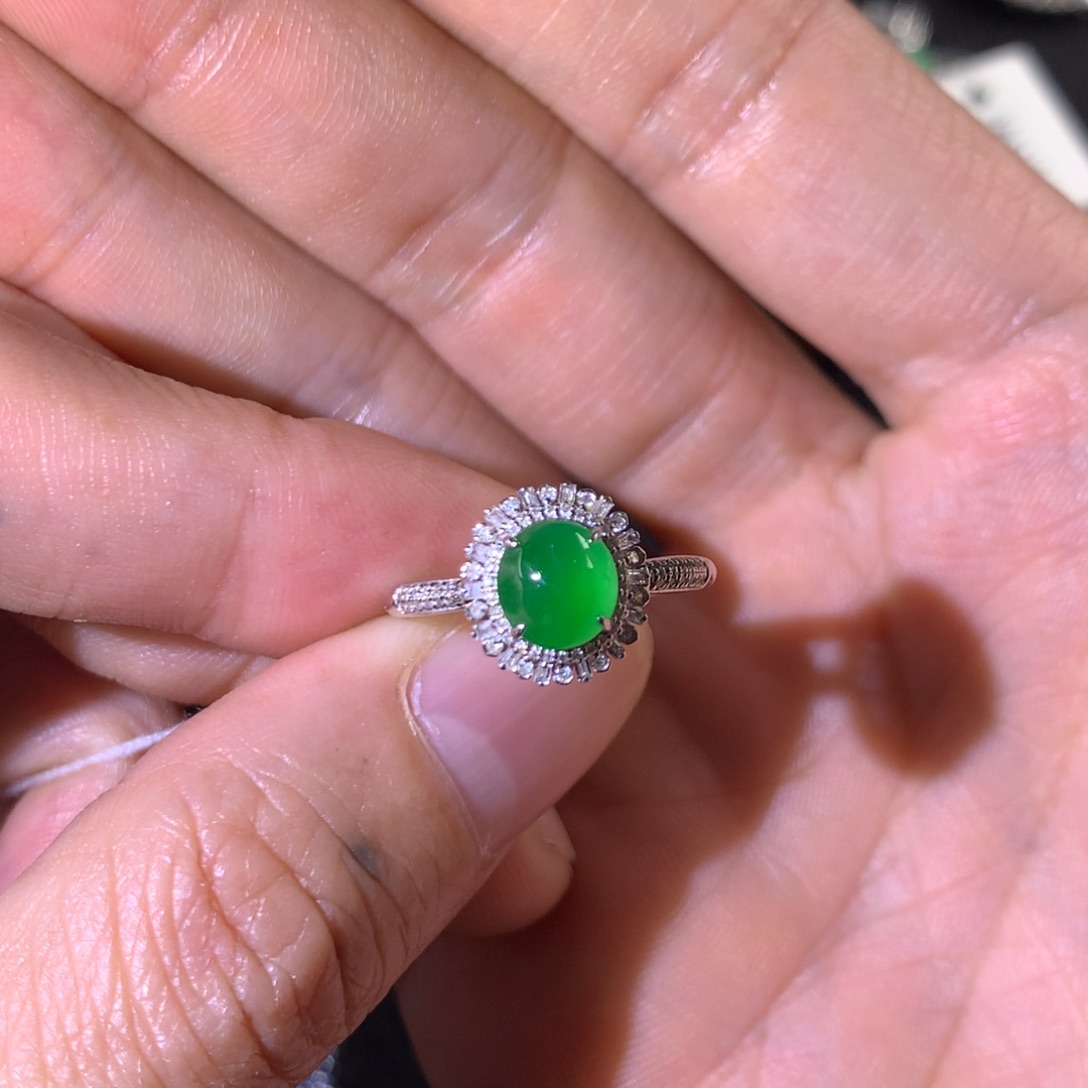 大***亮翡翠18K金镶嵌戒指翡翠