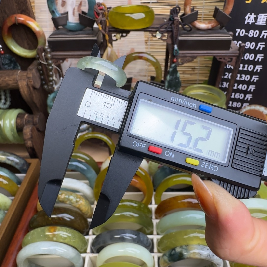 岫玉未镶嵌手镯默认微瑕无科技