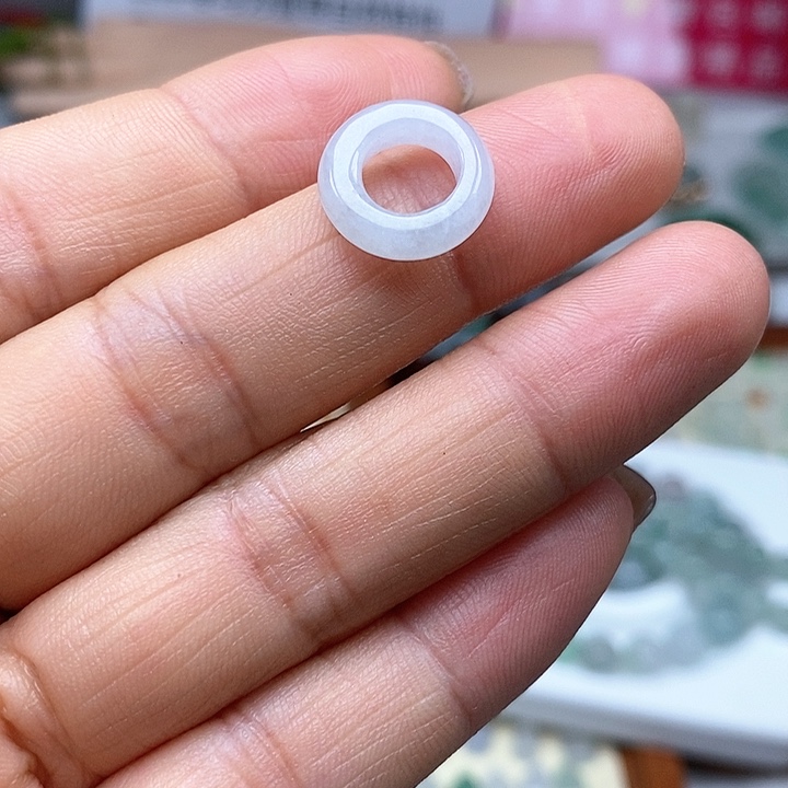 翡翠颈饰未镶嵌89889999