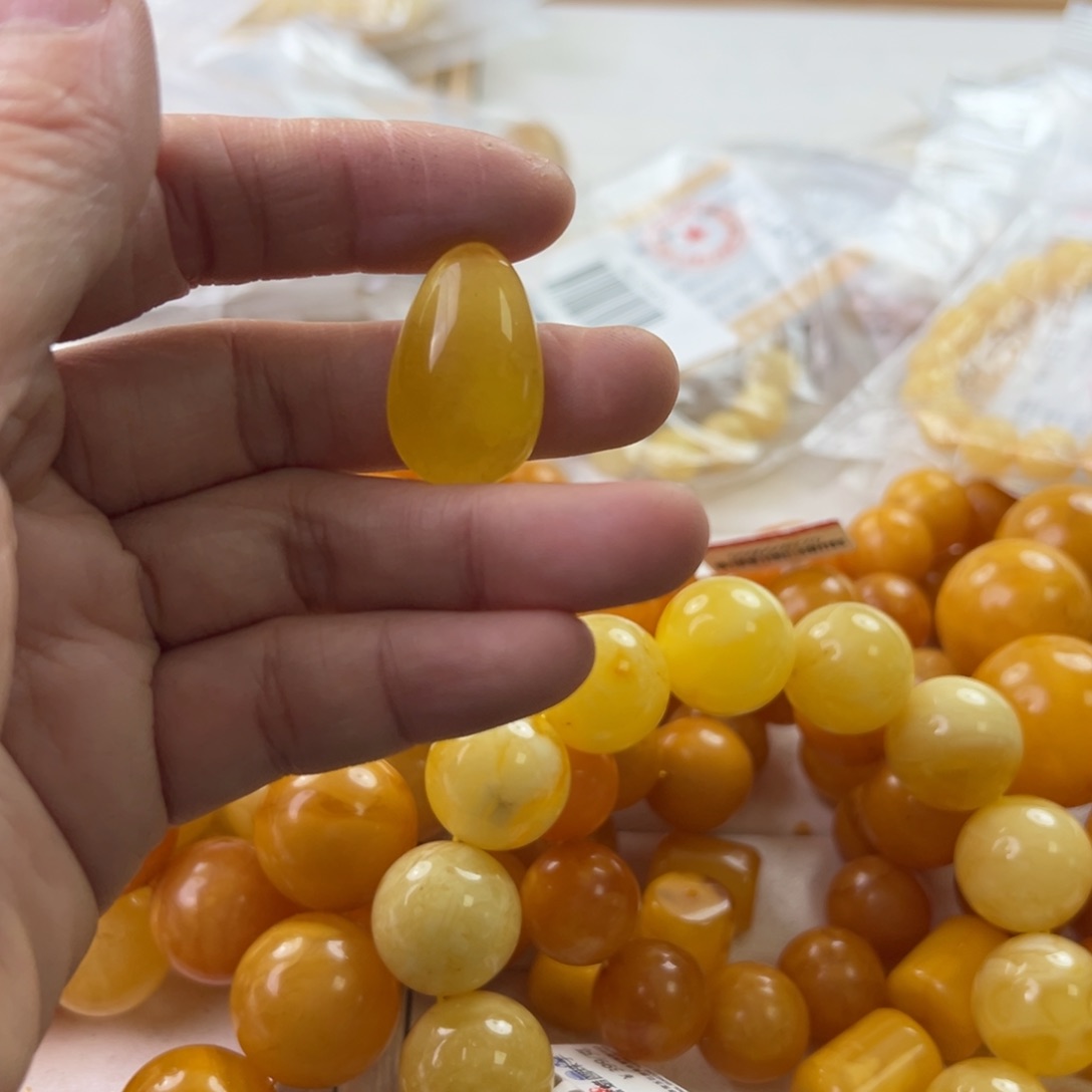 琥珀珠宝奇石未镶嵌