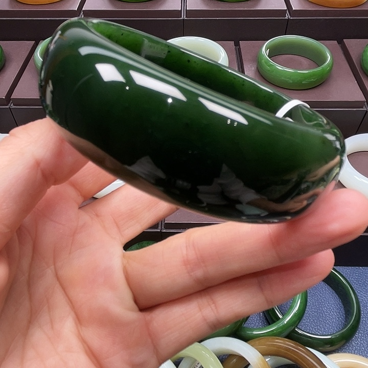 和田玉未镶嵌手镯63口径