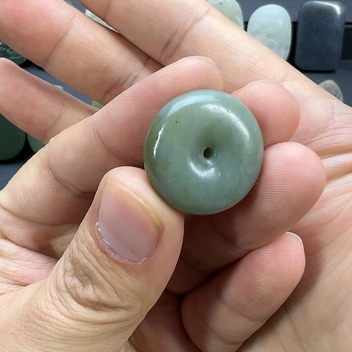 和田玉面包扣未镶嵌