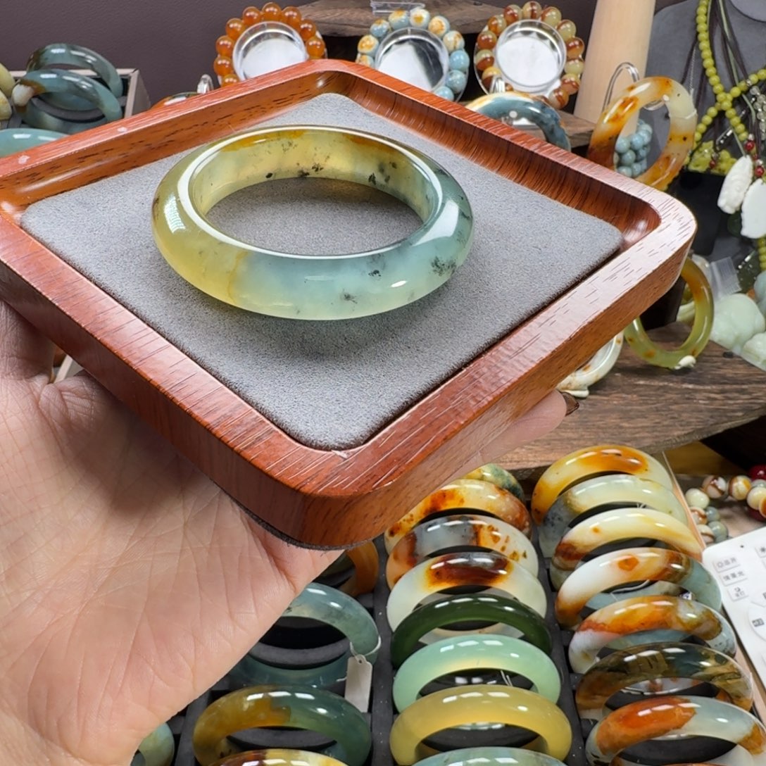 抠***z蛇纹石玉合金手镯